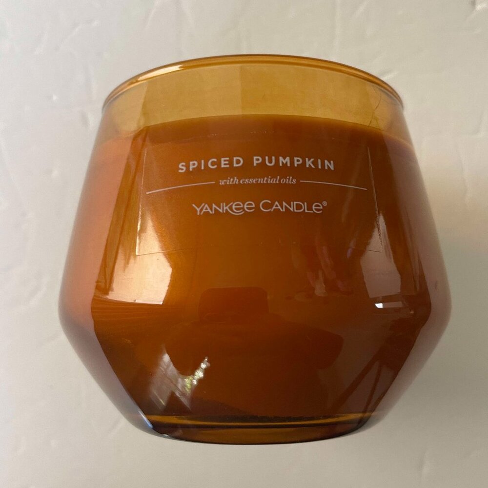 NWT- Yankee Candle Spiced Pumpkin Candle 10 oz